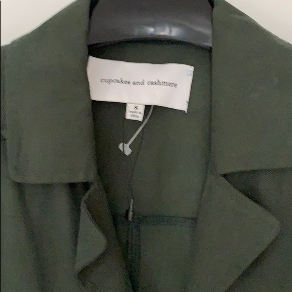 Cute light cupcakes and cashmere jacket! - Picture 2 of 9